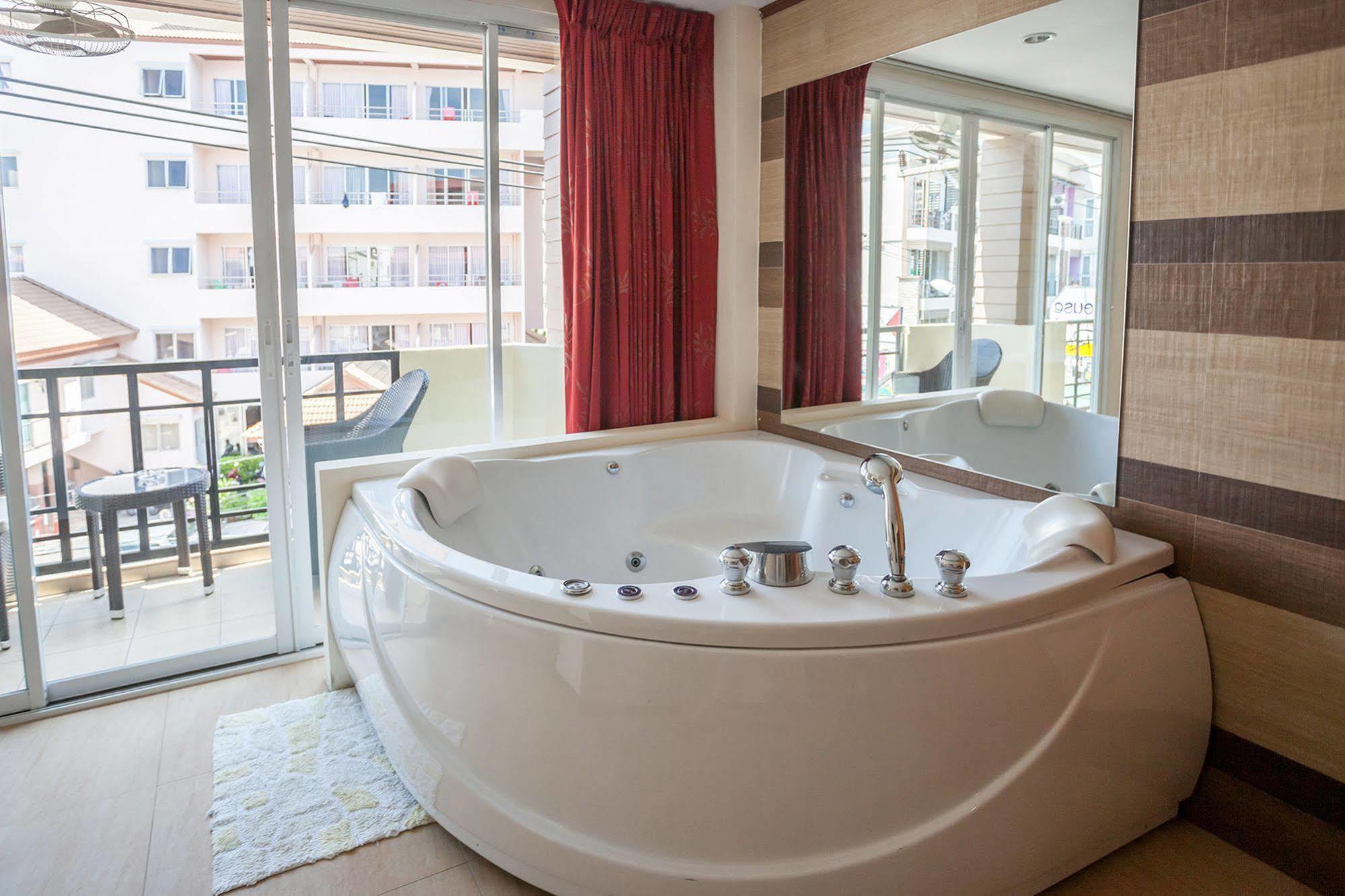 Steak And Co. Boutique Hotel Pattaya Esterno foto